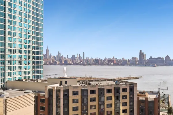 $5,300 | 20 Newport Parkway, Unit 1511, Jersey City, NJ 07310