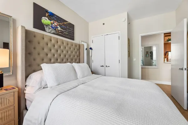 $5,300 | 20 Newport Parkway, Unit 1511, Jersey City, NJ 07310