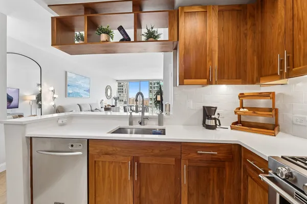 $5,300 | 20 Newport Parkway, Unit 1511, Jersey City, NJ 07310