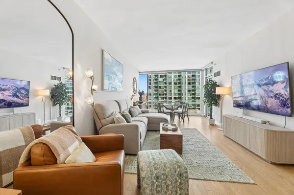 $5,300 | 20 Newport Parkway, Unit 1511, Jersey City, NJ 07310