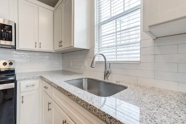 $1,000 | 2602 24th Street, Unit REAR, Lubbock, TX 79410