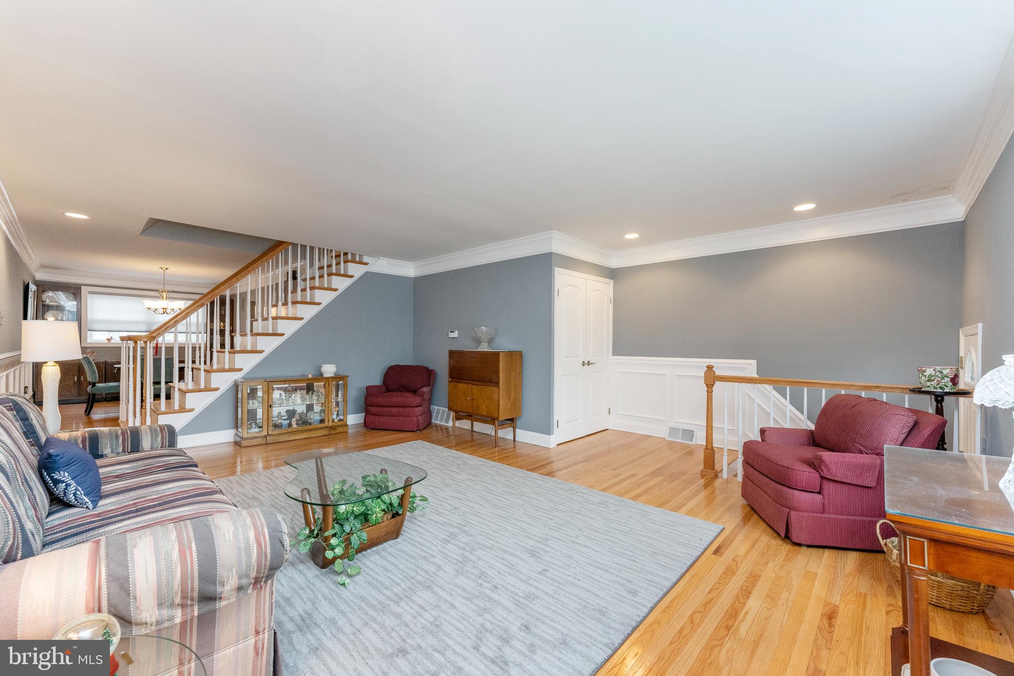 1236 Jennifer Road Philadelphia, PA 19116 - Photo 5 of 30 Living room