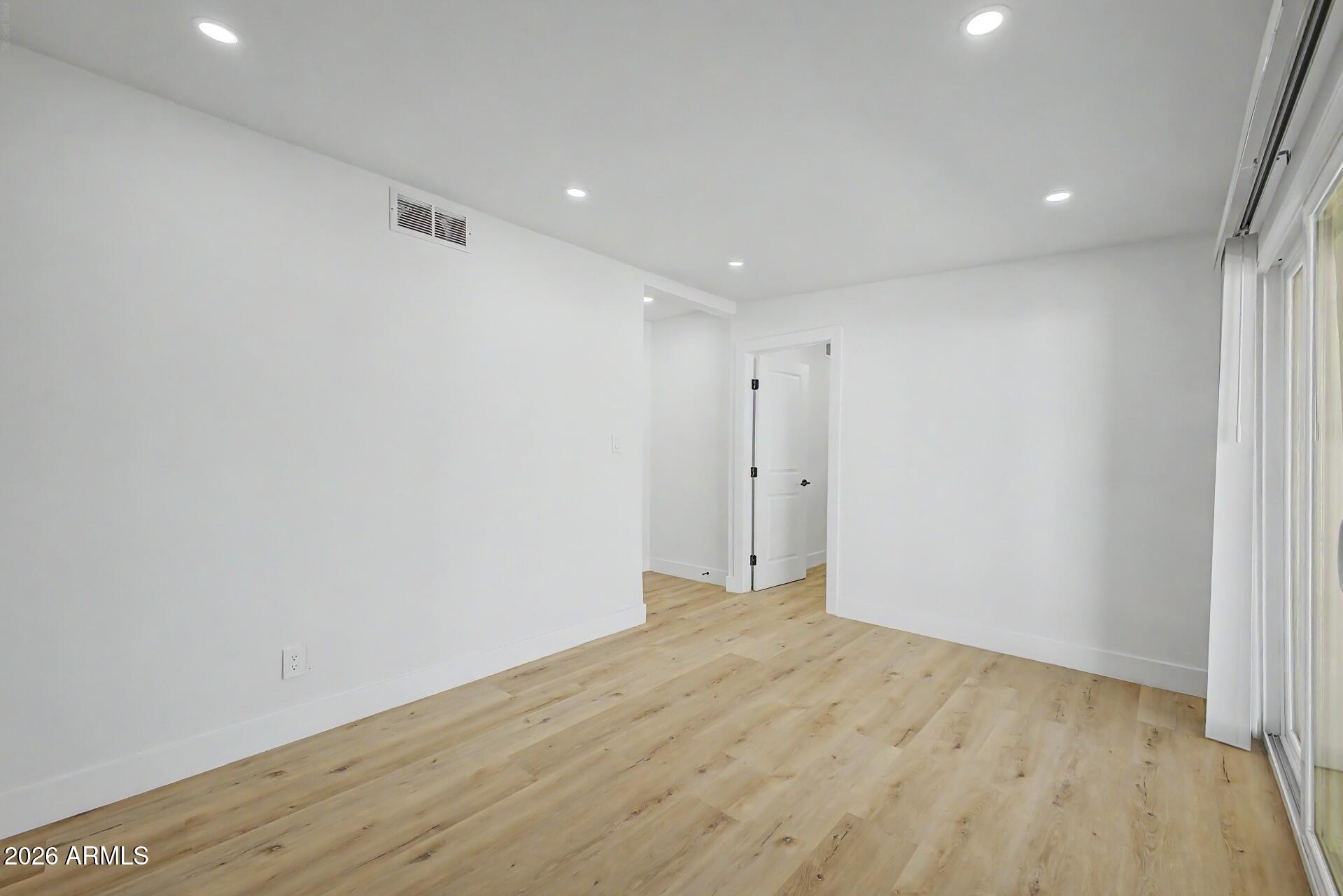 5232 West Hearn Road Glendale, AZ 85306 - Photo 19 of 32 a view of room