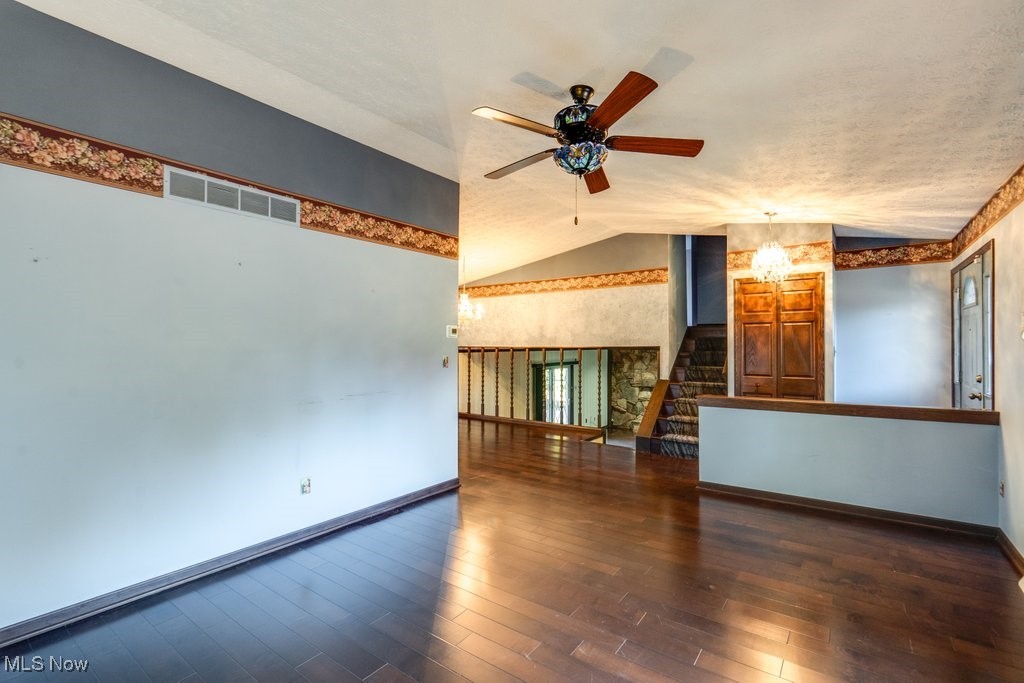 435 Bonshire Road Akron, OH 44319 - Photo 3 of 22 Gallery Image 3