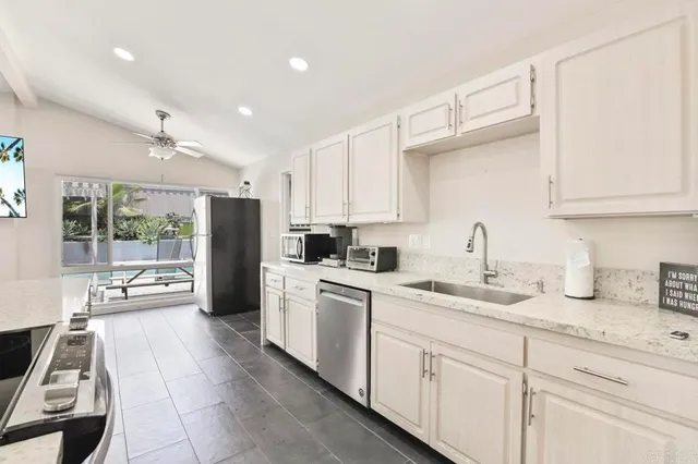 $1,149,999 | 9452 Larrabee Avenue, San Diego, CA 92123