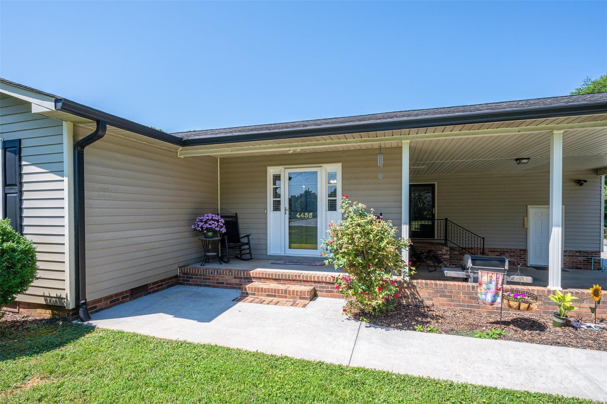 4435 Hickory Grove Road Gastonia, NC 28056 - Photo 2 of 44 Gallery Image 2