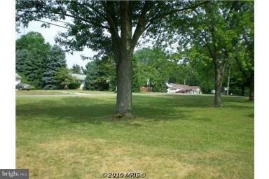 815 Maxa Road Aberdeen, MD 21001 - Photo 6 of 20 Relax under your own tree