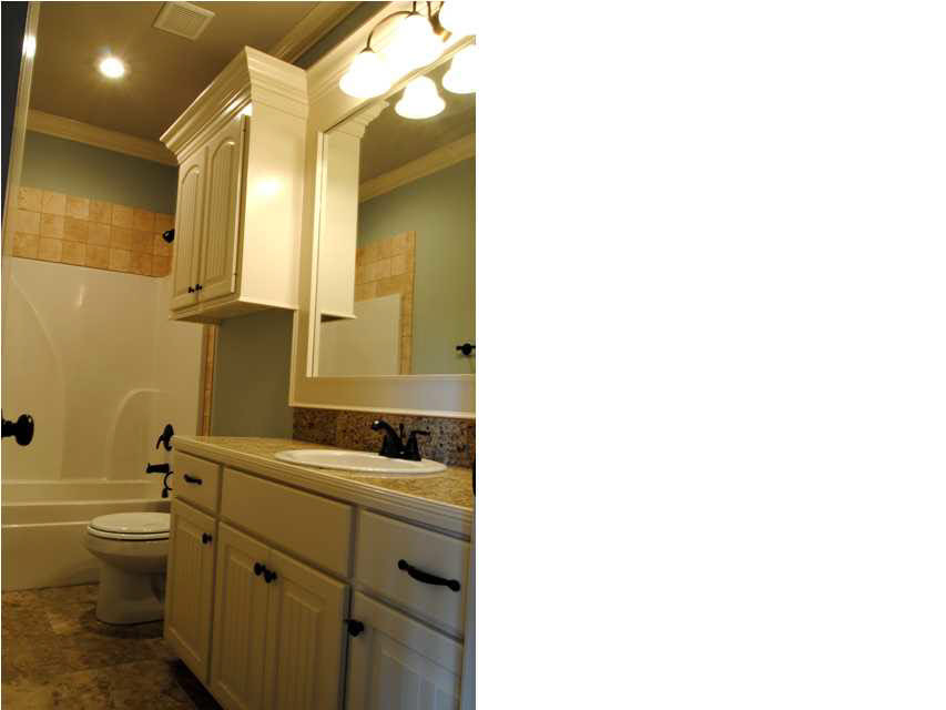1948 East Ridge Circle Madison, MS 39110 - Photo 6 of 12 Guest Bath