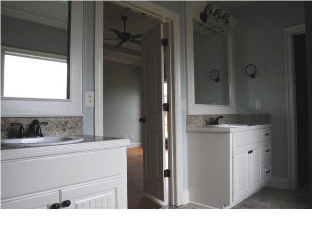 1948 East Ridge Circle Madison, MS 39110 - Photo 8 of 12 Master Vanities