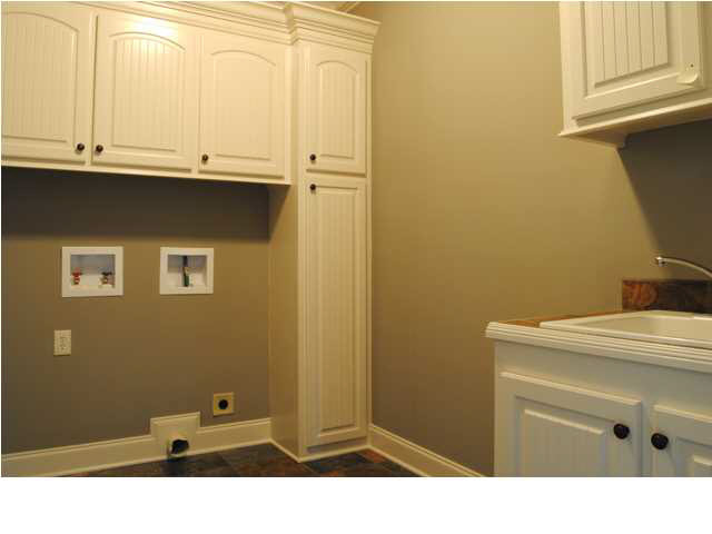 1948 East Ridge Circle Madison, MS 39110 - Photo 10 of 12 Laundry Room