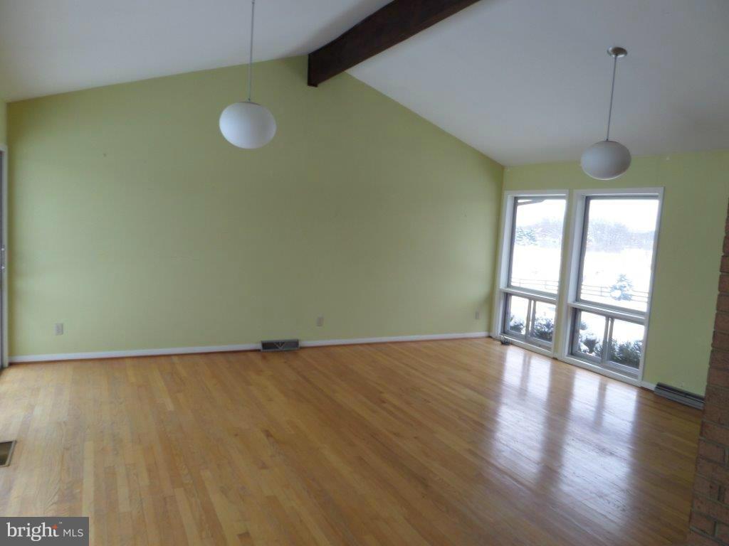 421 Russell Road Berryville, VA 22611 - Photo 6 of 30 Living Room