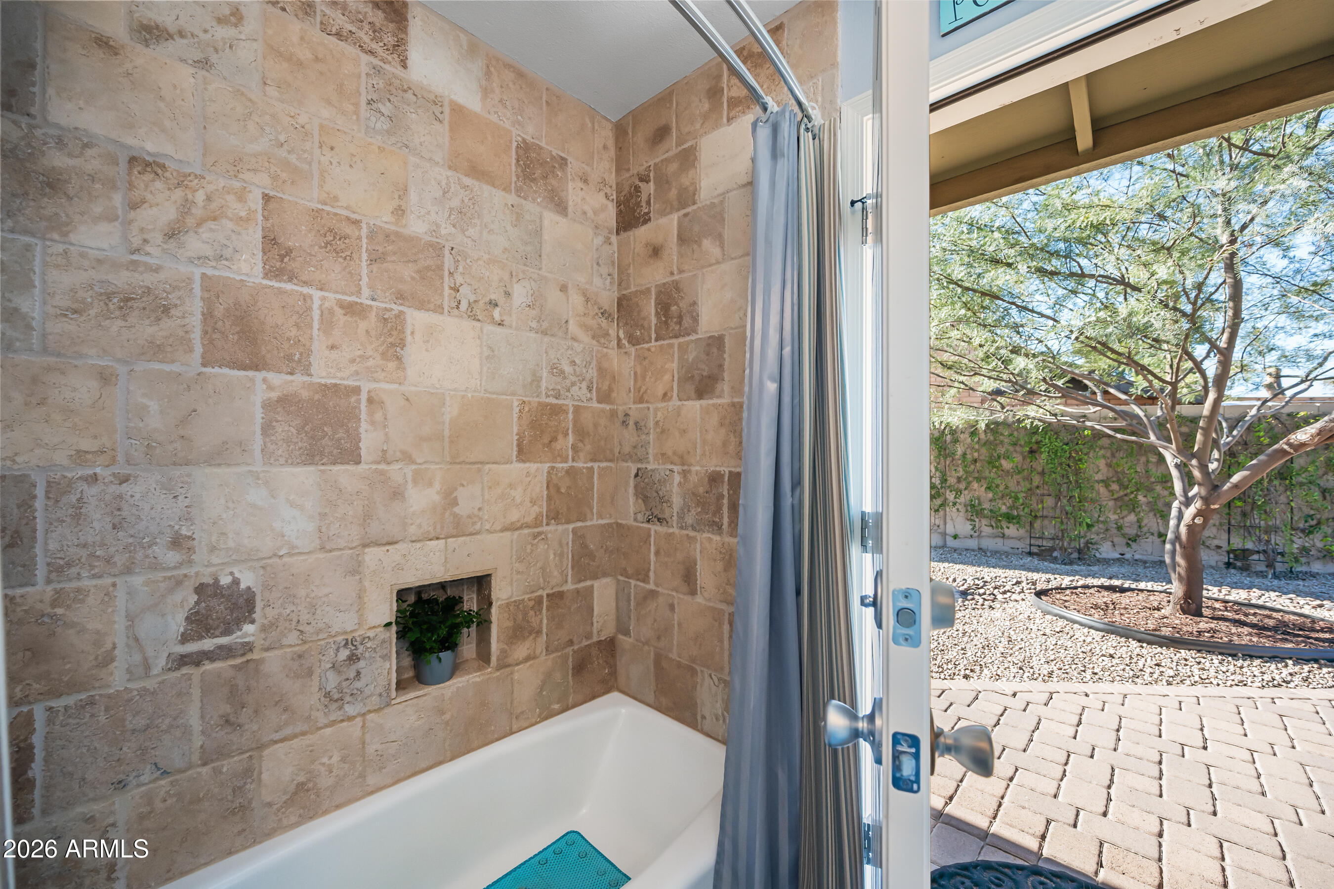 5802 South Stanley Place Tempe, AZ 85283 - Photo 31 of 50 a bathroom with a bathtub