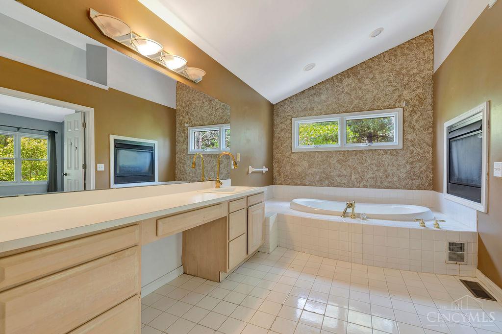 8270 Weller Road Montgomery, OH 45242 - Photo 18 of 38 Gallery Image 18