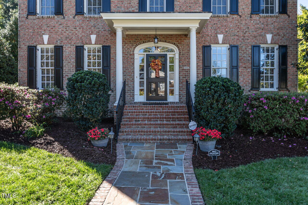 004-1280x960-front-porch