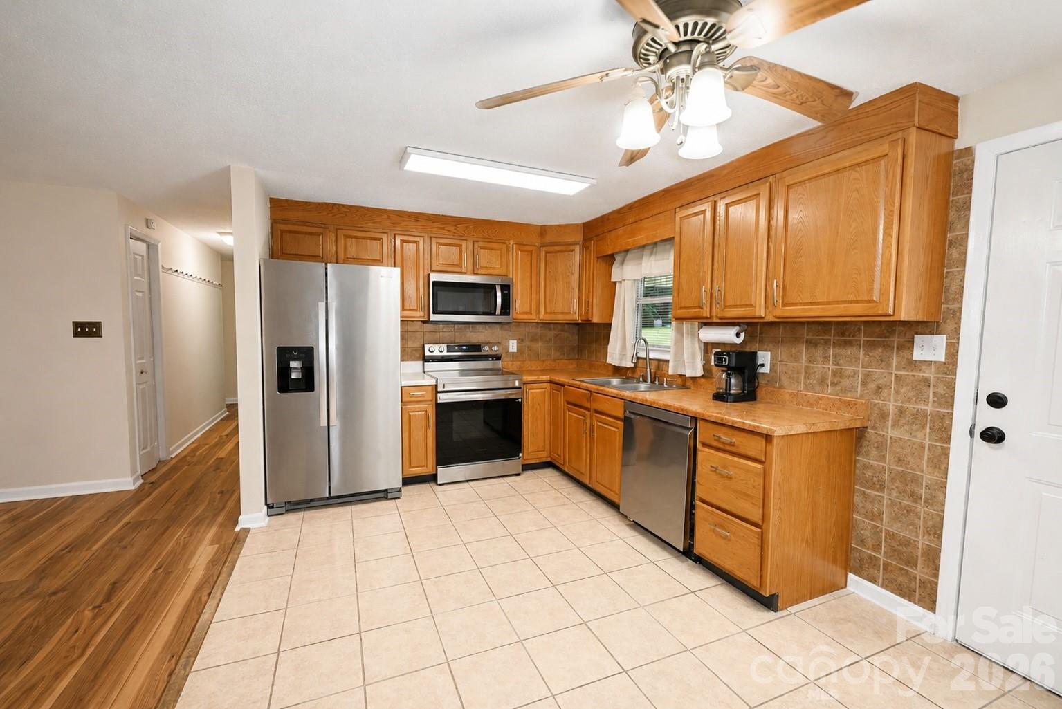 3237 Annex Street Conover, NC 28613 - Photo 6 of 37
