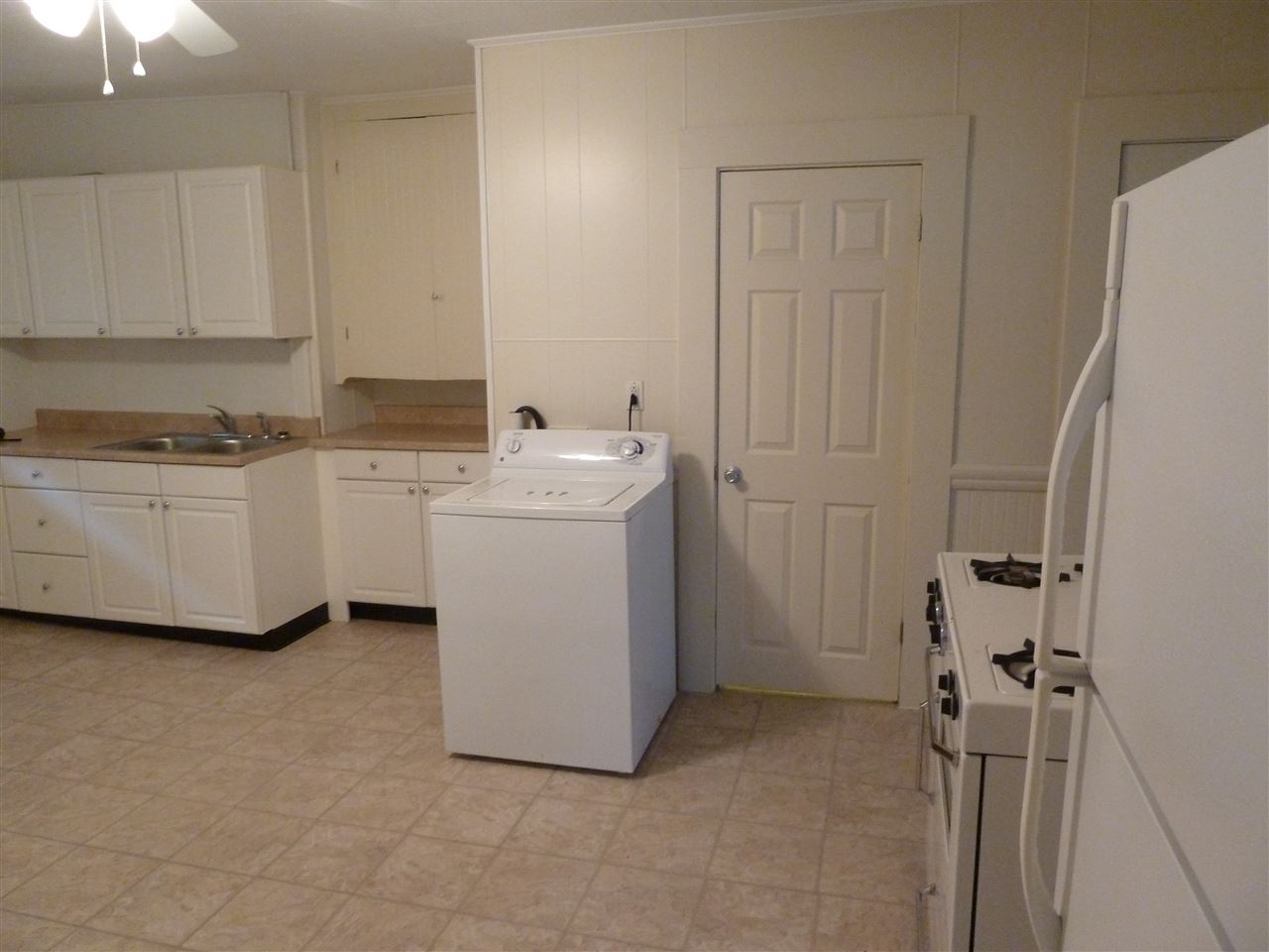 73 Clinton Street Manchester, NH 03102 - Photo 6 of 18 Gallery Image 6