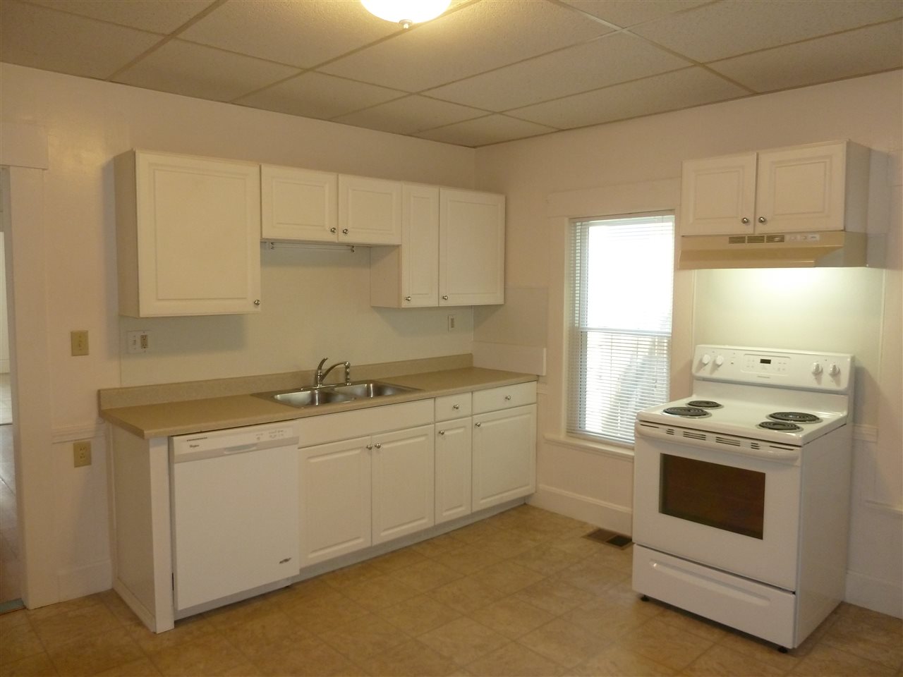 73 Clinton Street Manchester, NH 03102 - Photo 7 of 18 Gallery Image 7