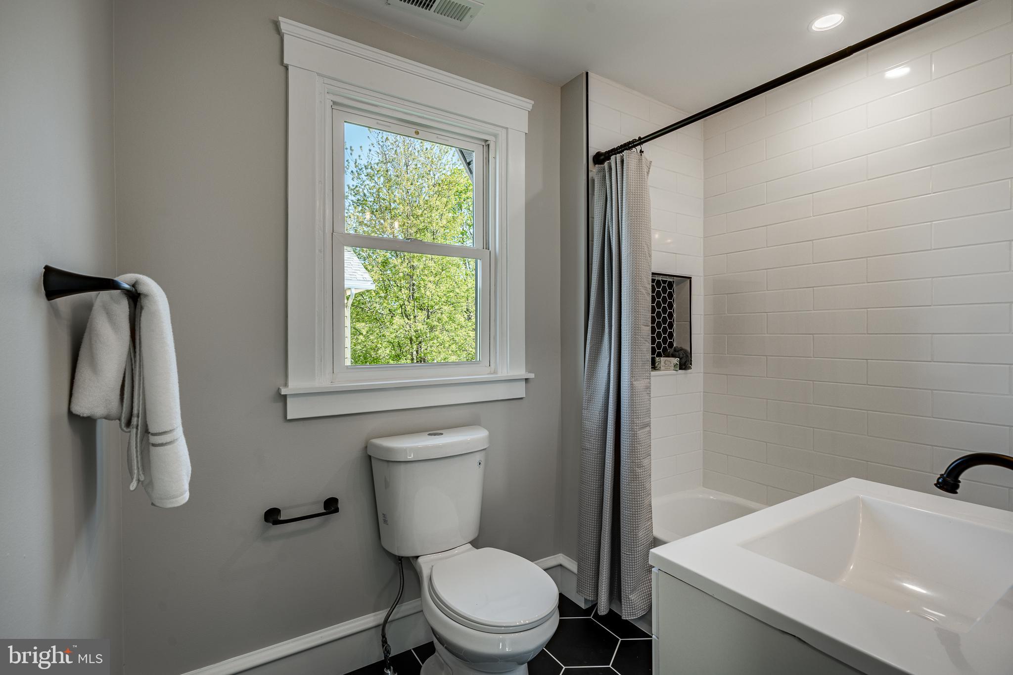 15 East Elbon Road Brookhaven, PA 19015 - Photo 19 of 28 Gallery Image 19