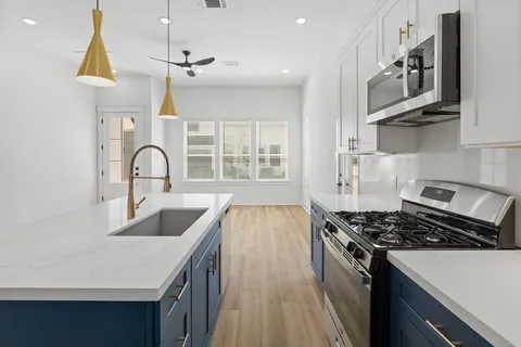 $349,900 | 8916 Sunshine Laverne Lane, Houston, TX 77080