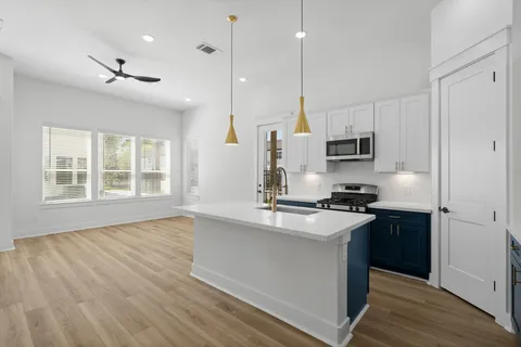 $349,900 | 8916 Sunshine Laverne Lane, Houston, TX 77080