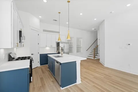 $349,900 | 8916 Sunshine Laverne Lane, Houston, TX 77080