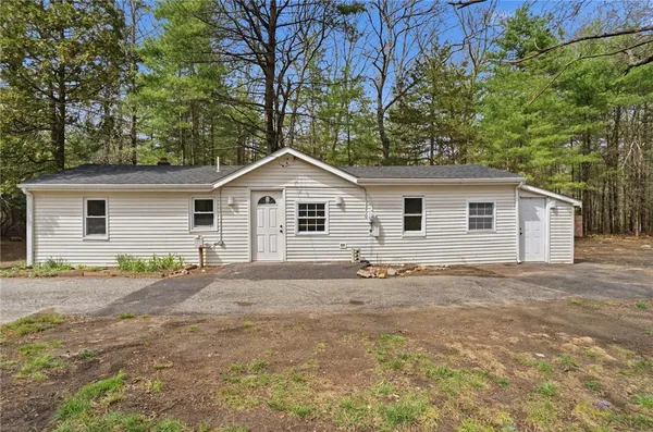 $379,000 | 788 Phillips Hill Road, Coventry, RI 02816