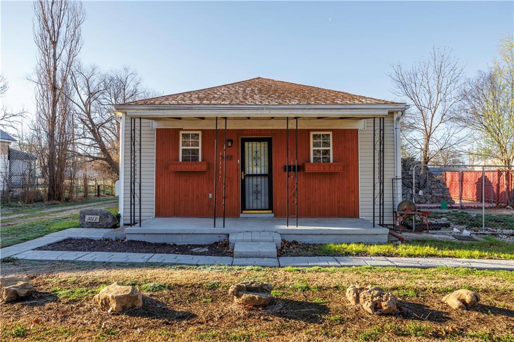 1013 Osage Street Neodesha, KS 66757 - Photo 2 of 37