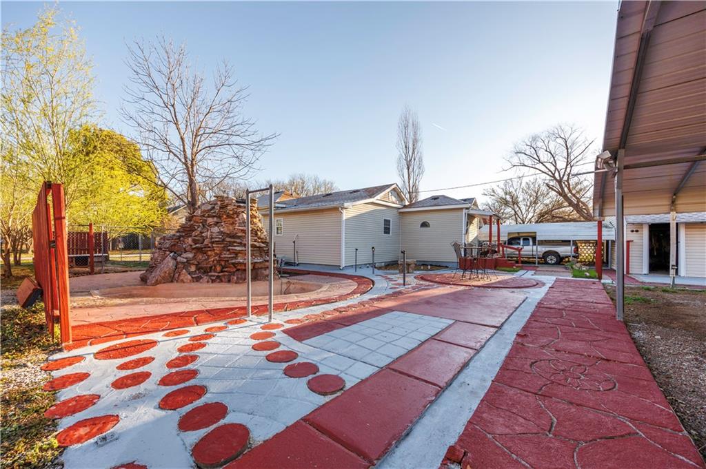 1013 Osage Street Neodesha, KS 66757 - Photo 23 of 37