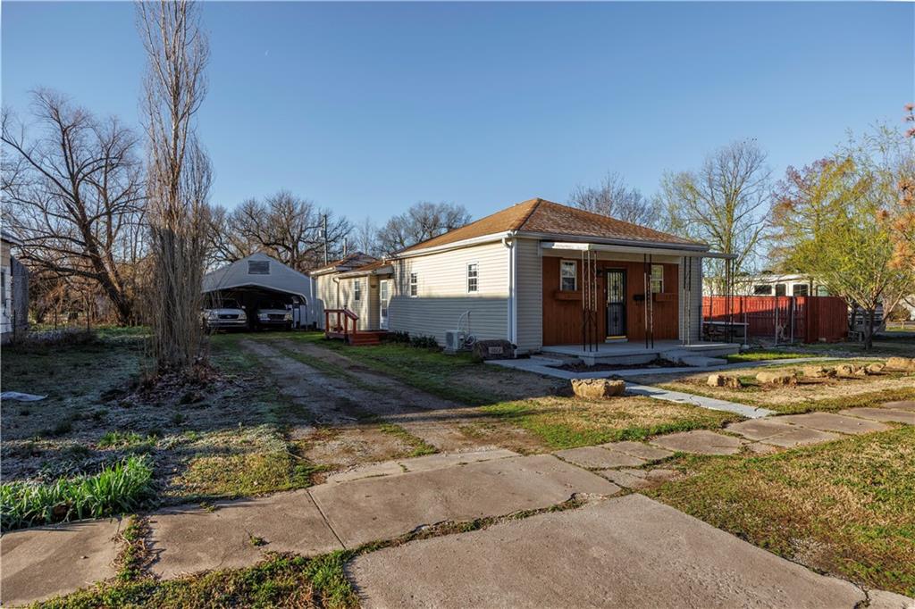 1013 Osage Street Neodesha, KS 66757 - Photo 4 of 37