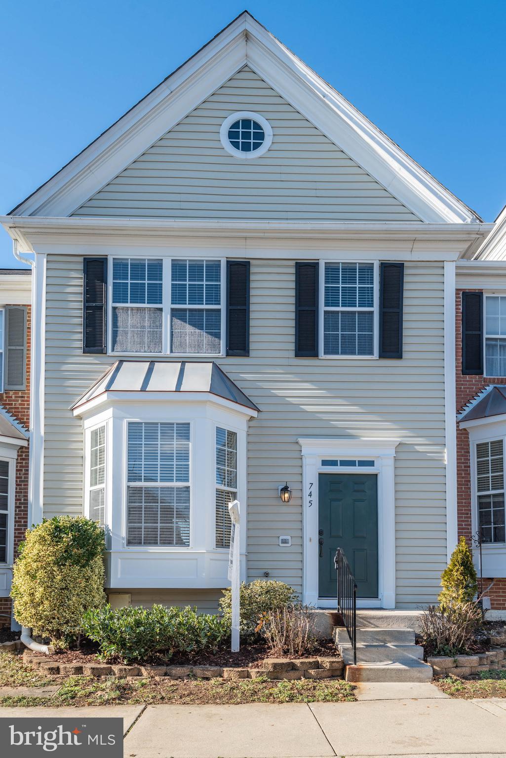 745 Howards Loop Annapolis, MD 21401 - Photo 2 of 33 Nice 3 Level 3 BD, 3.5 Bath Interior Unit