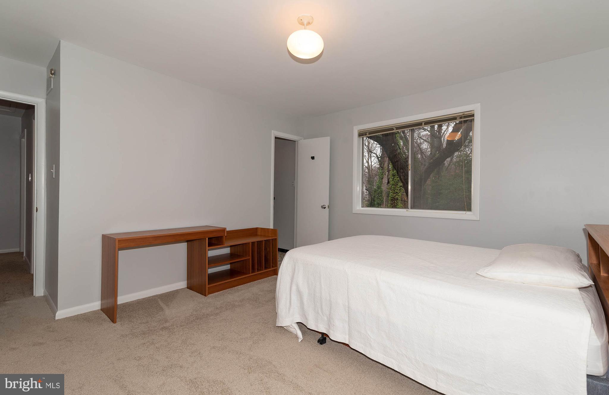 403 Merryman Road Annapolis, MD 21401 - Photo 20 of 53 Connecting with Bath