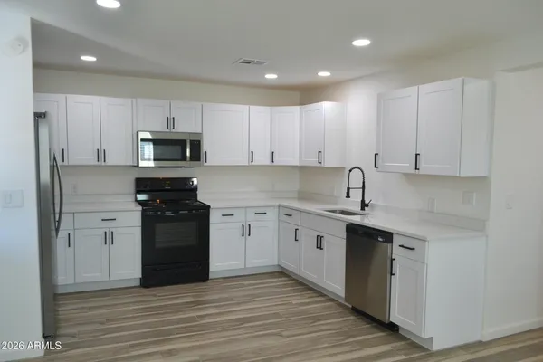$1,895 | 44 North Mountain Road, Unit 1, Apache Junction, AZ 85120