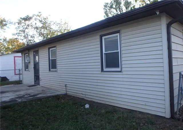 $100,000 | 2310 Southeast Massachusetts Avenue, Topeka, KS 66605