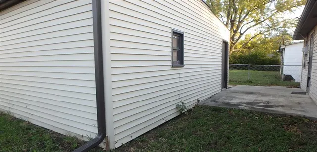 $100,000 | 2310 Southeast Massachusetts Avenue, Topeka, KS 66605