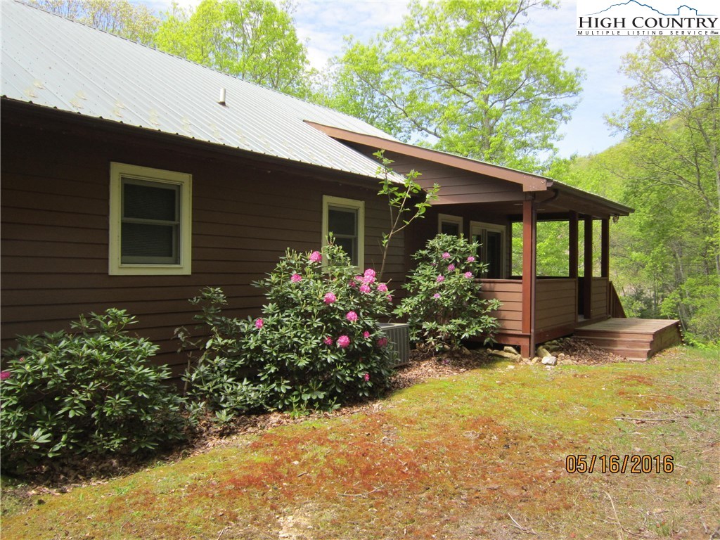 524 Locust Gap Road Vilas, NC 28692 - Photo 6 of 23 Gallery Image 6