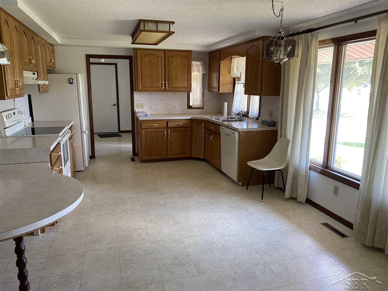 1746 West Midland Road Auburn, MI 48611 - Photo 8 of 19 50021361-7.JPG
