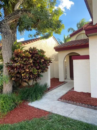 $3,500 | 18120 Northwest 63rd Court, Hialeah, FL 33015