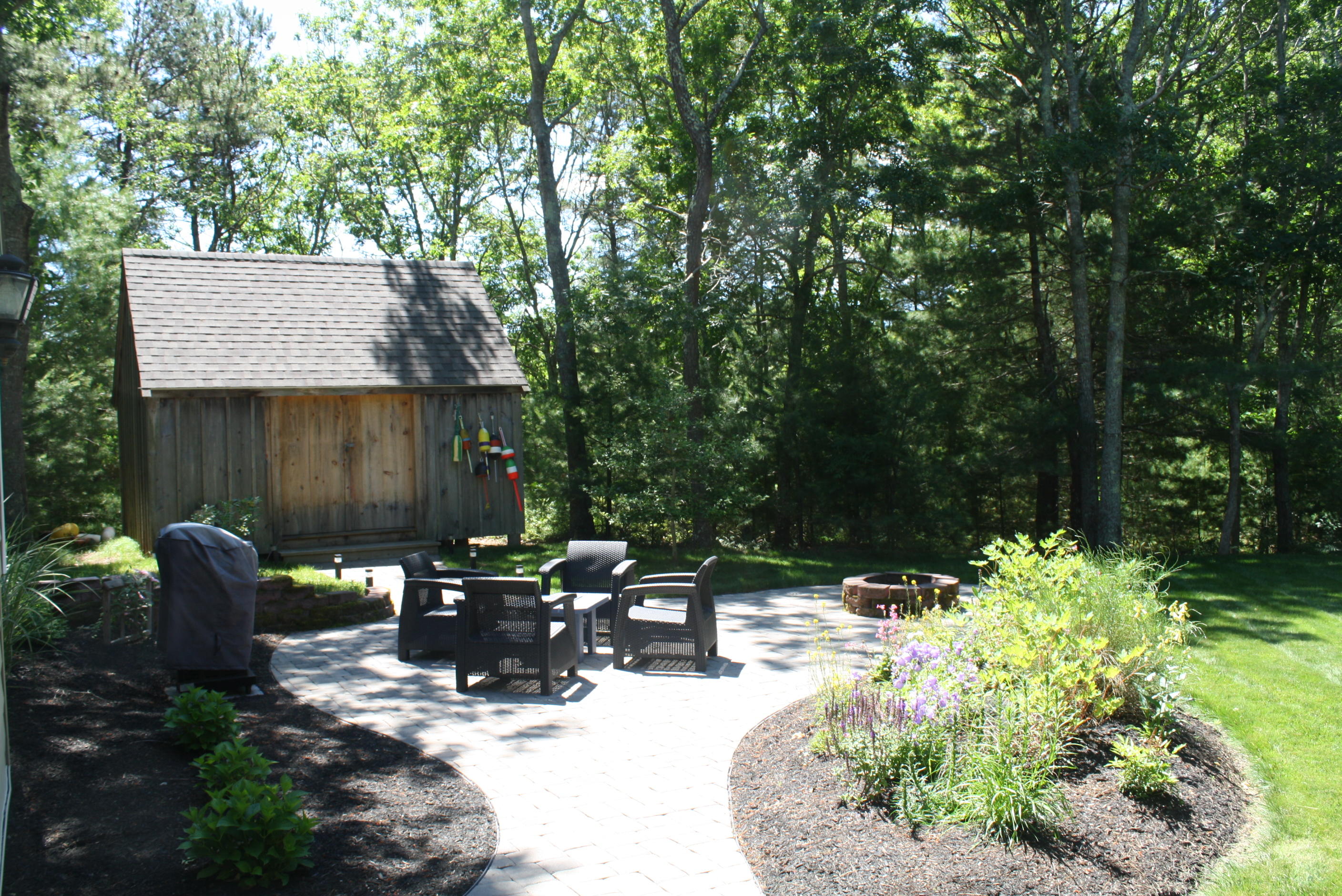 151 Farmersville Road Sandwich, MA 02563 - Photo 4 of 17 Sitting area