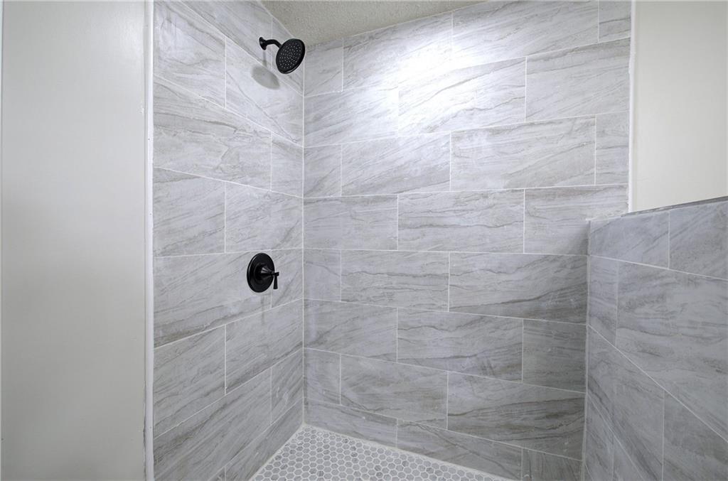 4604 Highway 151 LaFayette, GA 30728 - Photo 20 of 30 a bathroom with a shower
