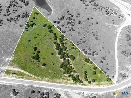 a view of a bathtub in a backyard