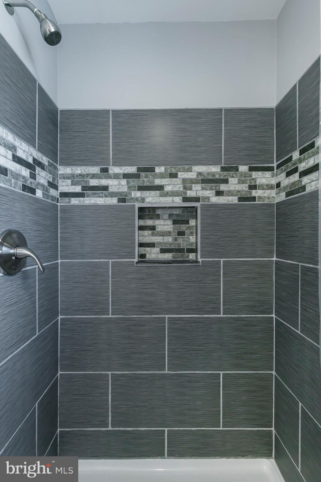 503 Big Bend Road Lancaster, PA 17603 - Photo 13 of 31 Tile Shower
