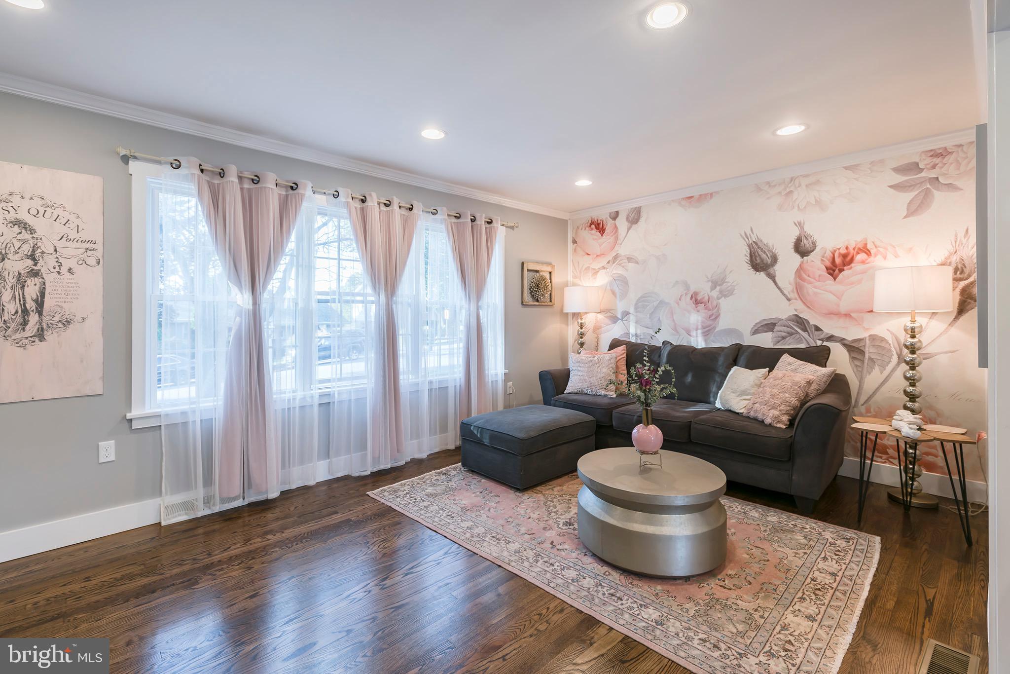 503 Big Bend Road Lancaster, PA 17603 - Photo 4 of 31 Beautifully redone HW floors