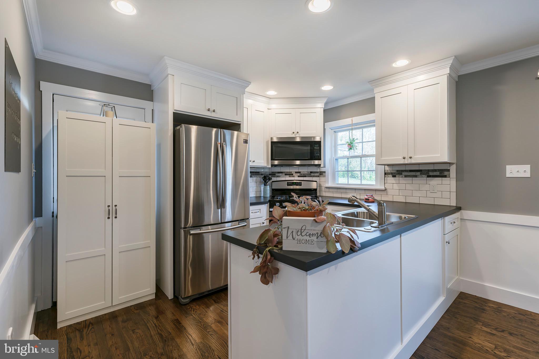 503 Big Bend Road Lancaster, PA 17603 - Photo 6 of 31 Kitchen w/ SS Appliances