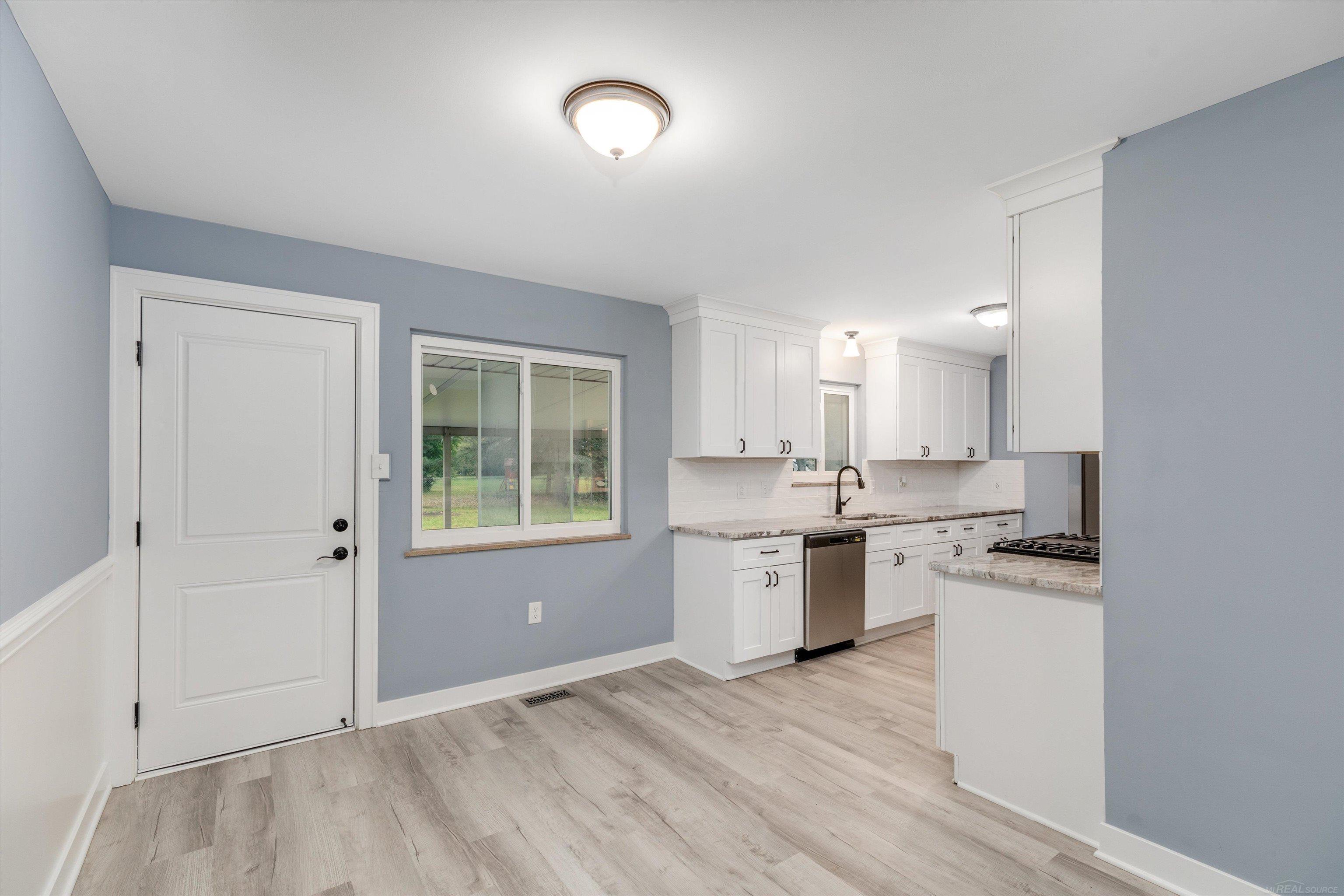 3024 Covert Road Flint, MI 48506 - Photo 5 of 23 50124288-4.JPG