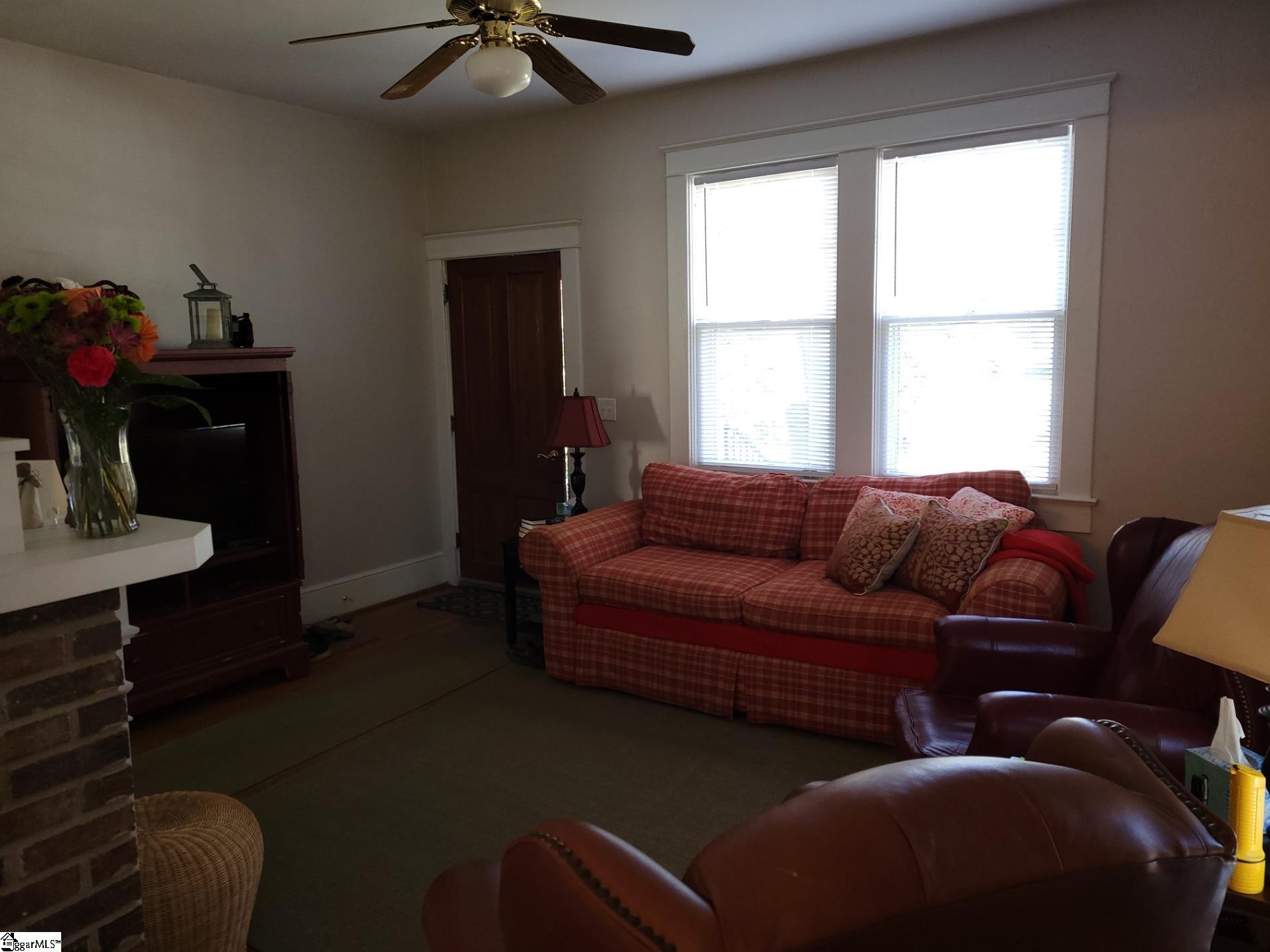 372 East Main Street Pendleton, SC 29670 - Photo 3 of 26
