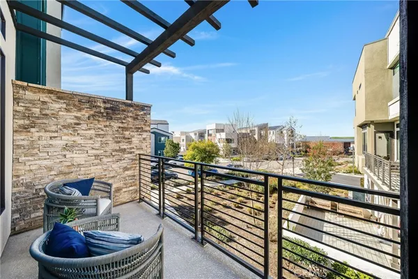 $1,098,000 | 174 Sawbuck, Irvine, CA 92618