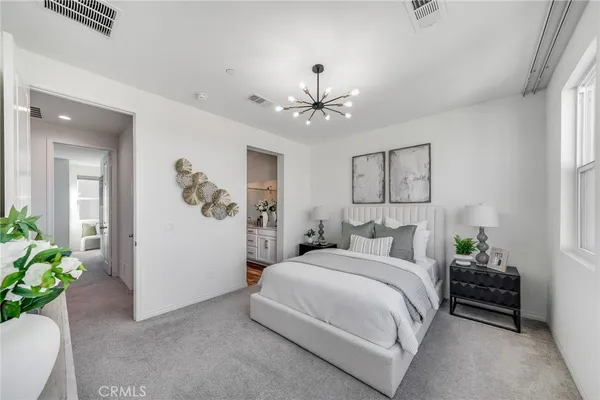 $1,098,000 | 174 Sawbuck, Irvine, CA 92618