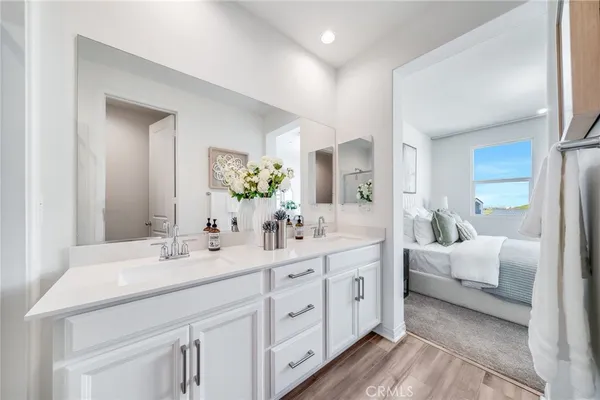 $1,098,000 | 174 Sawbuck, Irvine, CA 92618