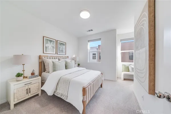 $1,098,000 | 174 Sawbuck, Irvine, CA 92618