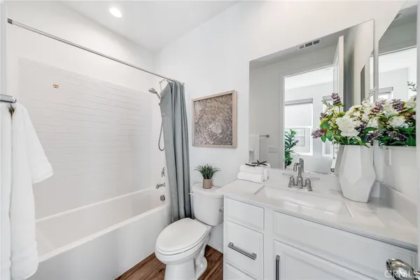 $1,098,000 | 174 Sawbuck, Irvine, CA 92618